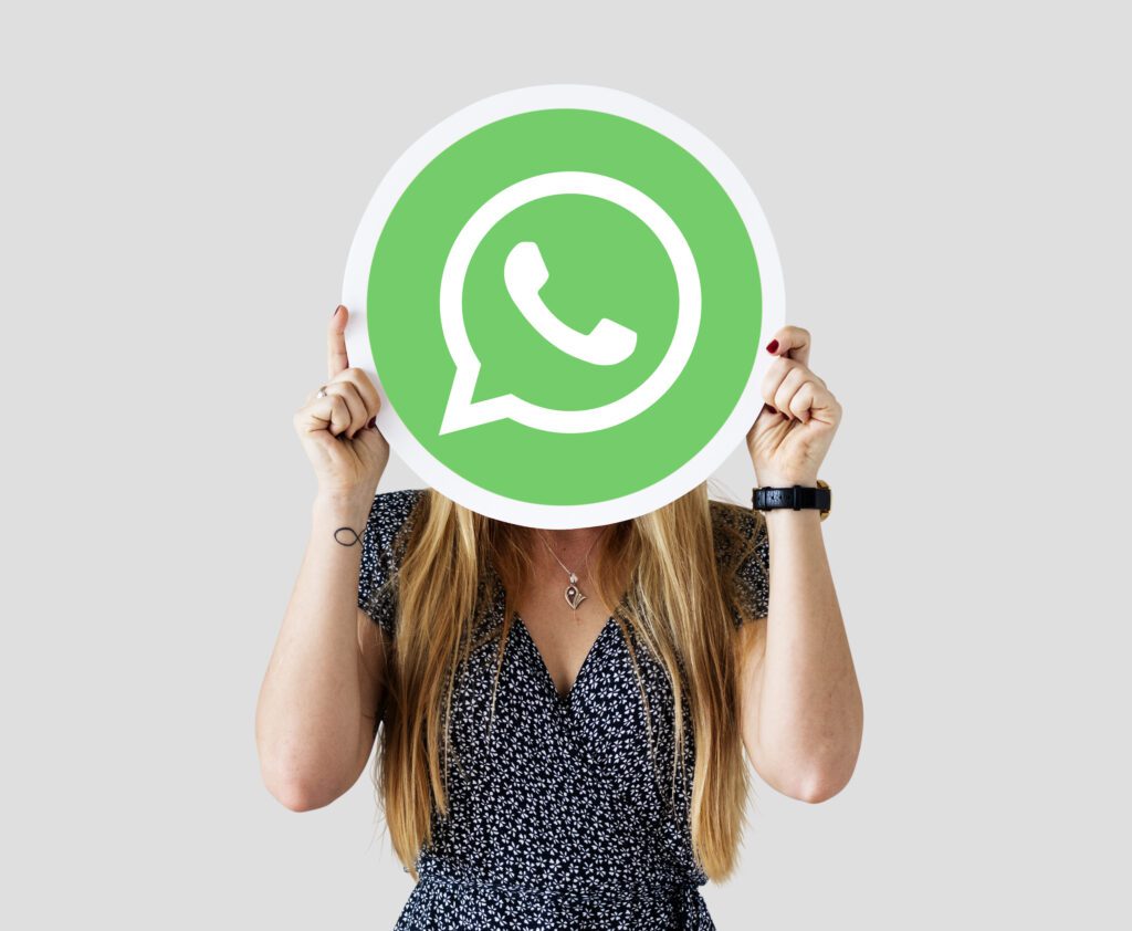 Clínicas que utilizam WhatsApp têm rotina de trabalho afetada pela pane das redes sociais: “não tivemos venda nesse dia”, diz Débora Andrade, da Onodera.